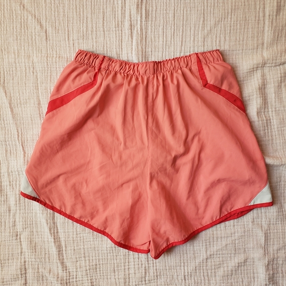 Relisted New Balance Running athletic shorts coral - Picture 2 of 8